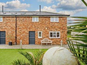 3 Bed in Newport 90253